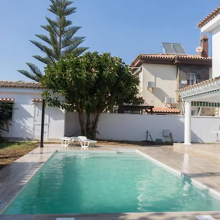 Chalet Nervion Cerca La Barrosa Holiday home Chiclana de la Frontera